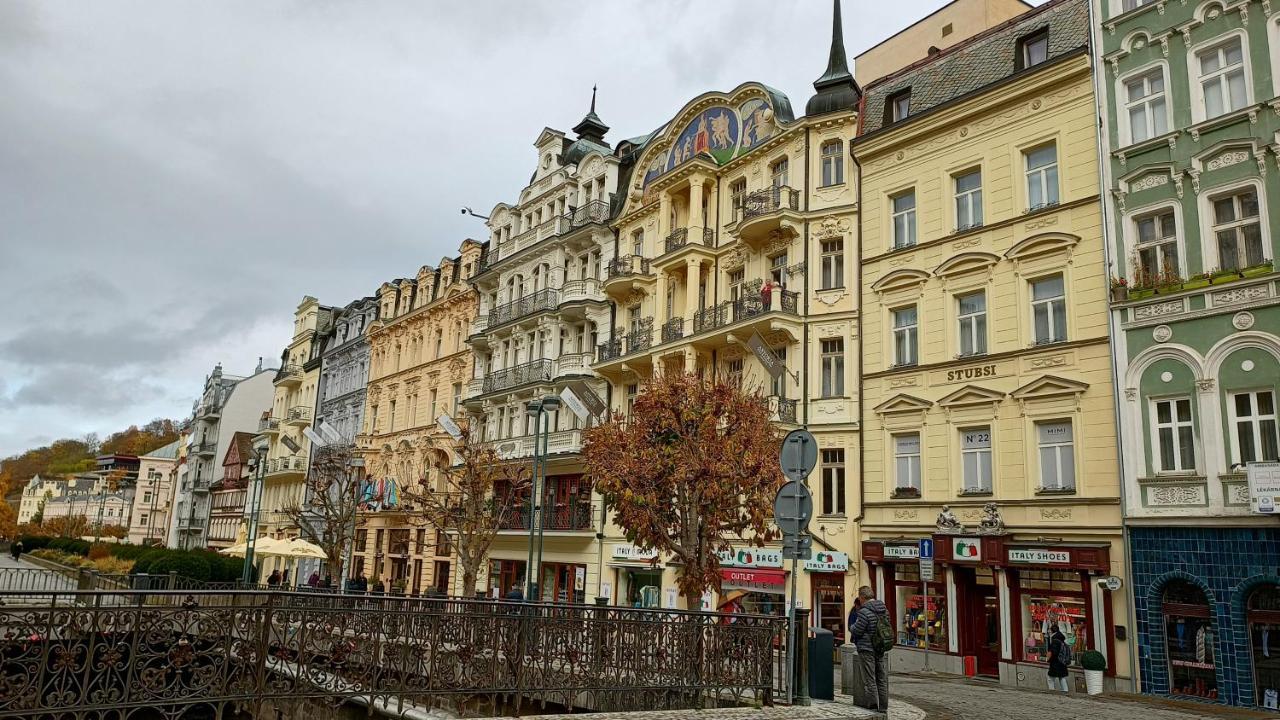 Apartments Stubsi With Colonnade View Karlsbad Exteriör bild
