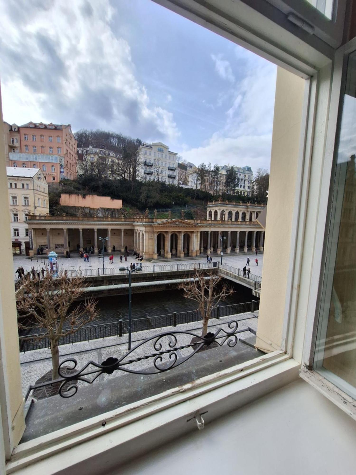 Apartments Stubsi With Colonnade View Karlsbad Exteriör bild