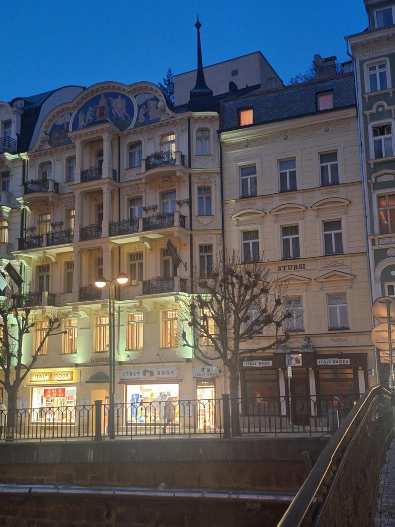 Apartments Stubsi With Colonnade View Karlsbad Exteriör bild